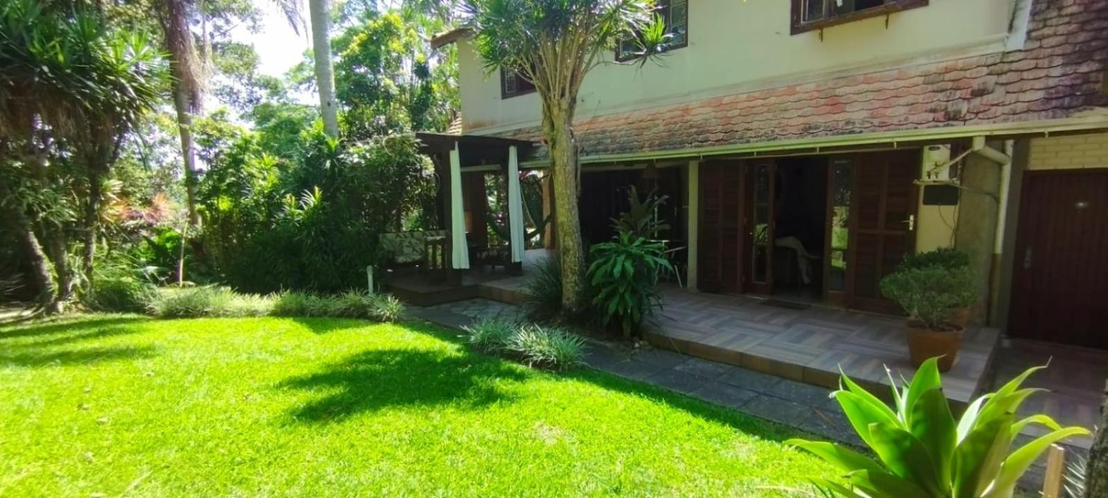 Apto Terreo Com Jardim - Do Estaleiro- Apartamento