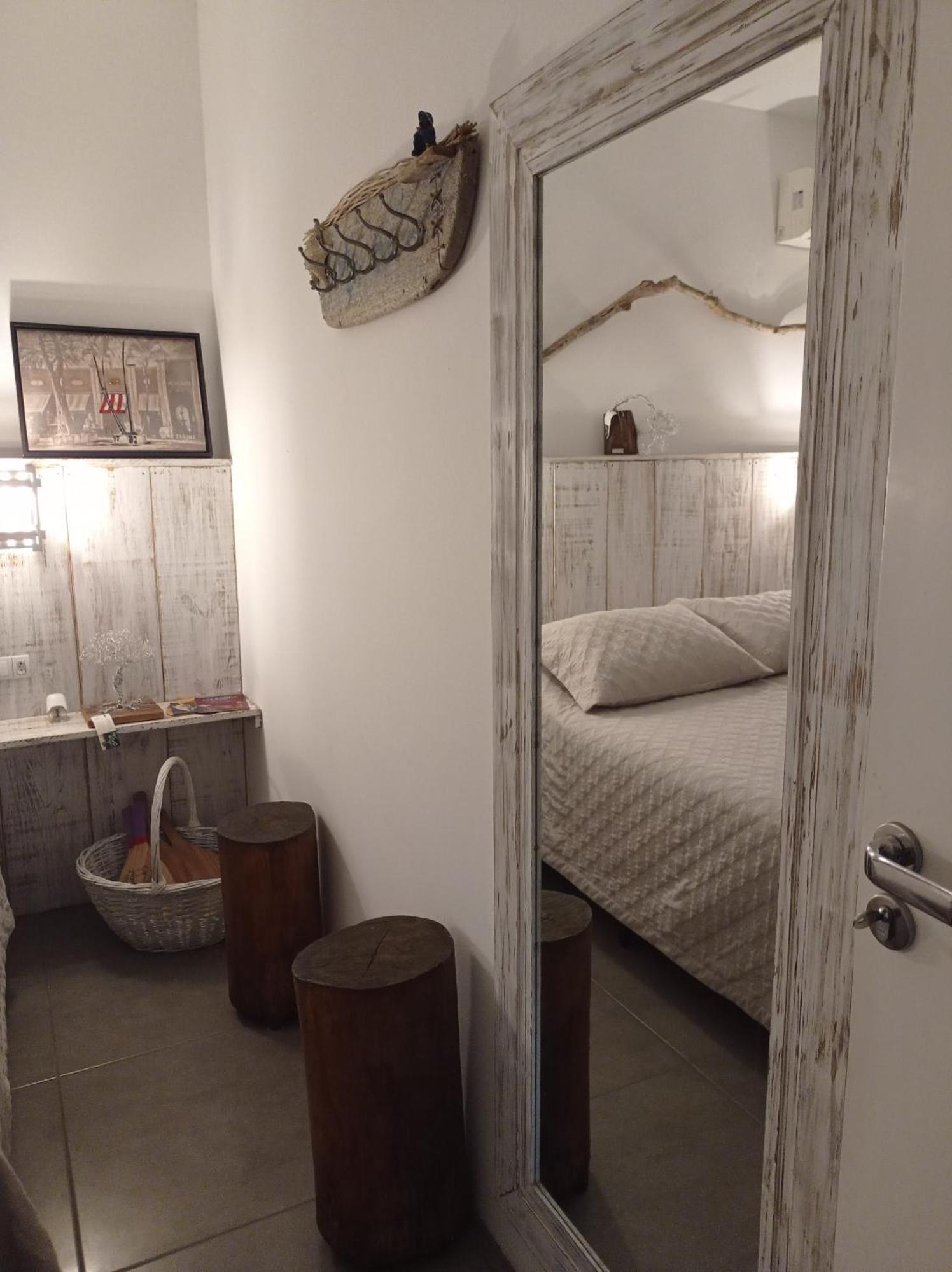 Apto Terreo Com Jardim - Do Estaleiro- Apartamento